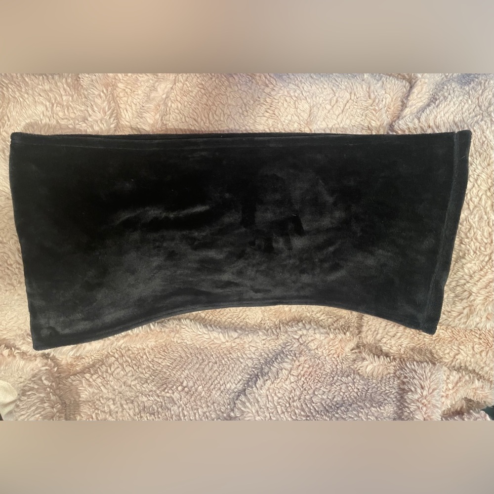 Black furry scarf